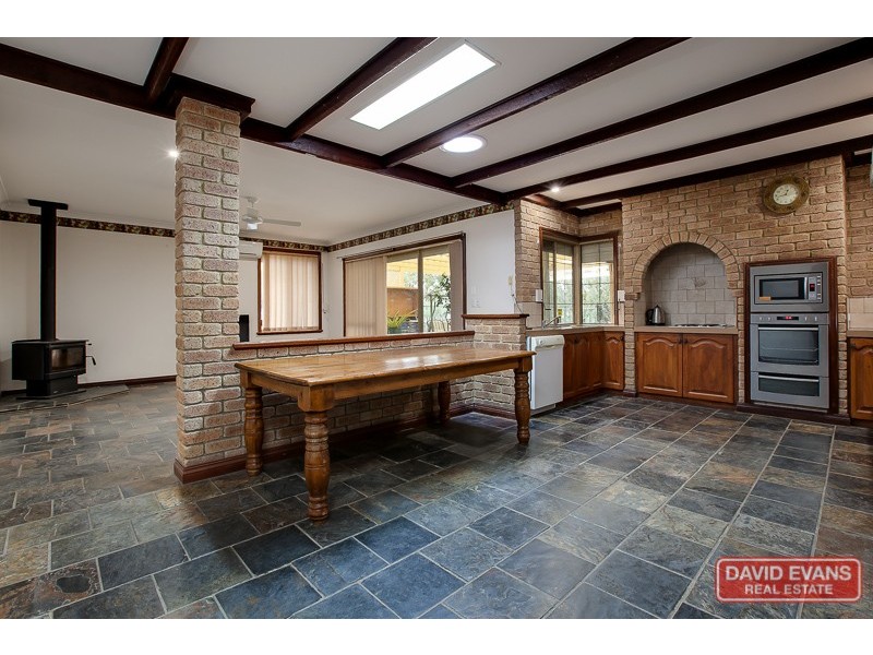 16 Silvertop Avenue, Halls Head WA 6210