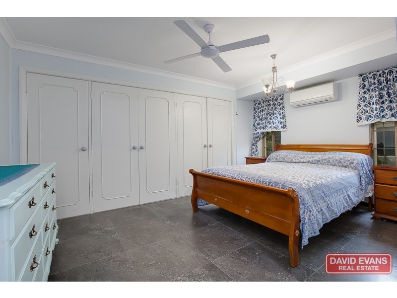 16 Silvertop Avenue, Halls Head WA 6210