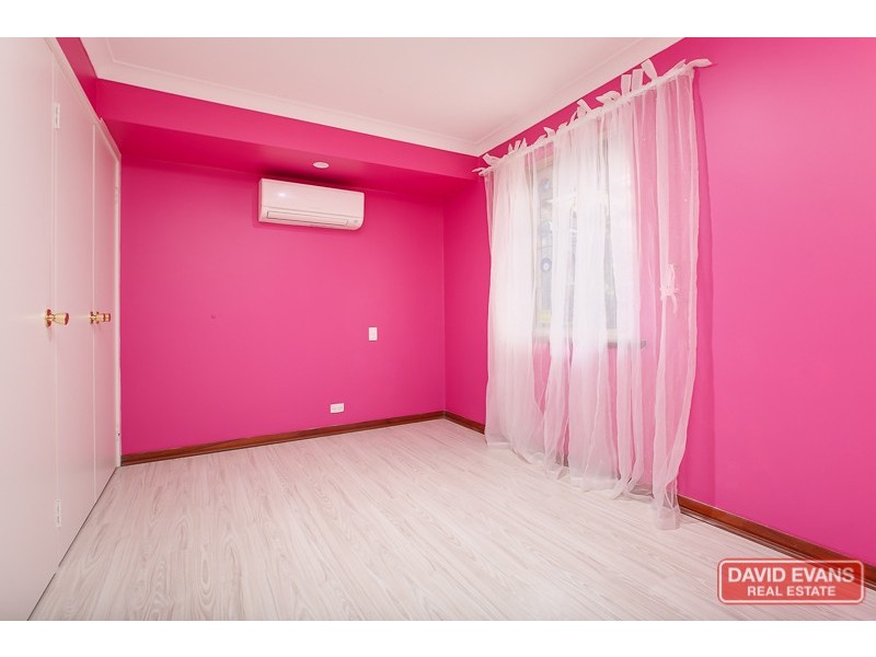 16 Silvertop Avenue, Halls Head WA 6210