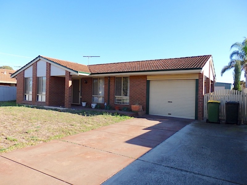 11 Tobin Way, Cooloongup WA 6168