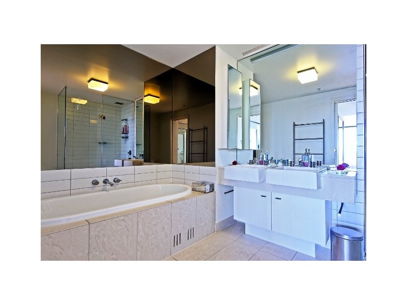 2003/80 Lorimer Street, Docklands VIC 3008