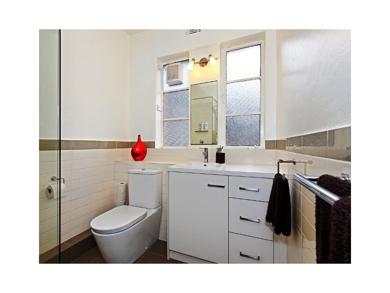 11/58 Queens Road, Melbourne VIC 3004