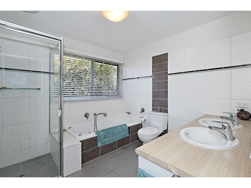 20  Davis Drive, Mount Eliza VIC 3930