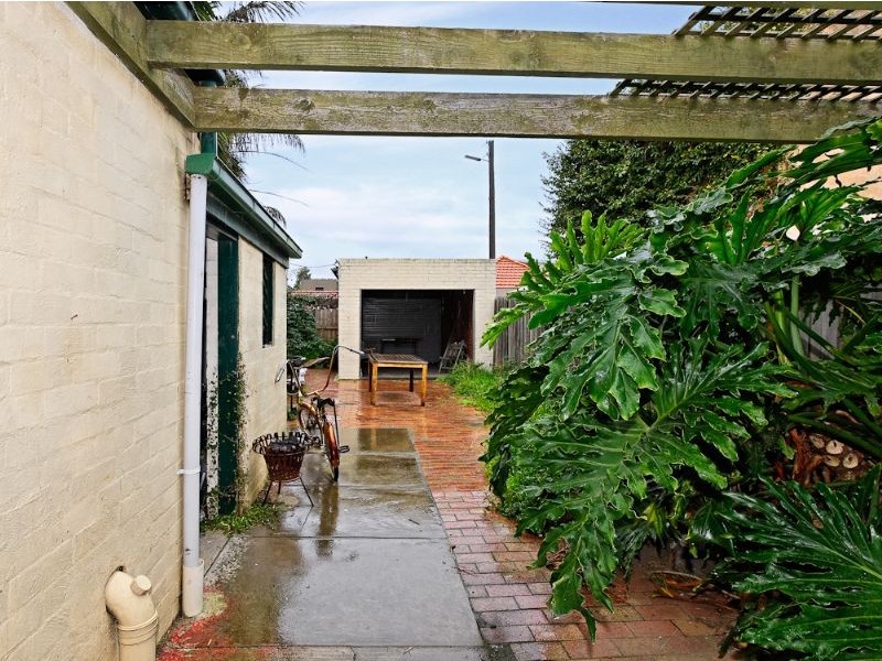 83 Dickens Street, Elwood VIC 3184