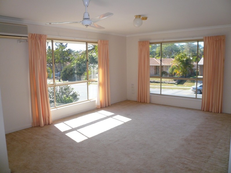 28 Allied Drv, Arundel QLD 4214