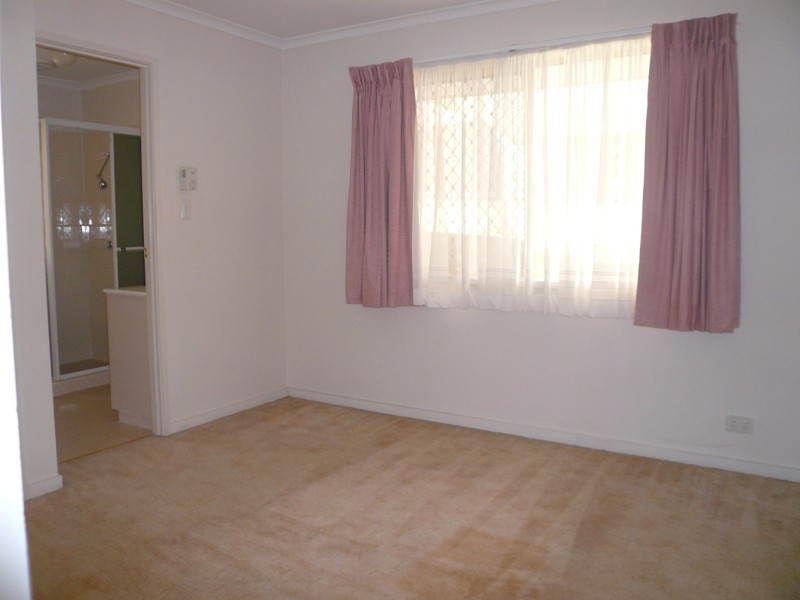 28 Allied Drv, Arundel QLD 4214