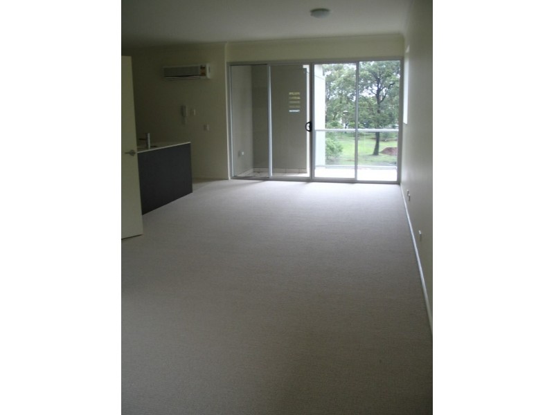 10/5 Carey Lane, Southport QLD 4215