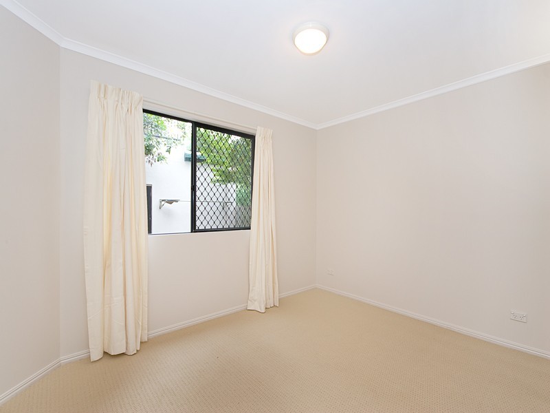 1/30 Vincent Street, Indooroopilly QLD 4068