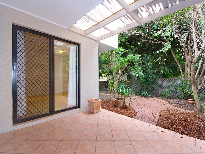 1/30 Vincent Street, Indooroopilly QLD 4068