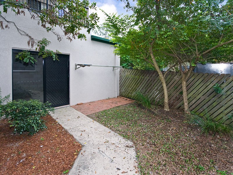 1/30 Vincent Street, Indooroopilly QLD 4068