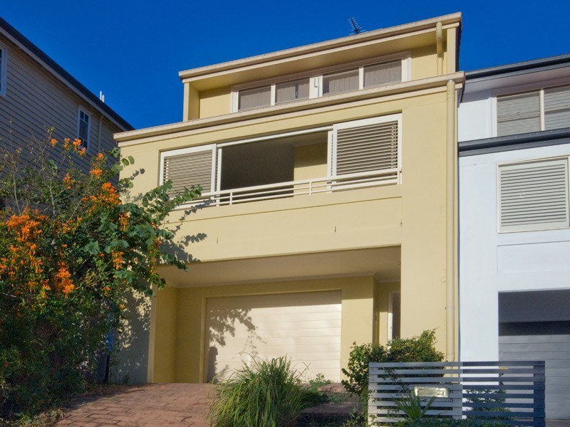 22 Dengate Lane, St Lucia QLD 4067