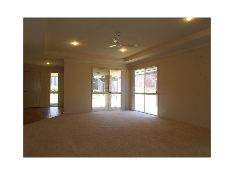 11 Meadowbank Drive, Upper Coomera QLD 4209