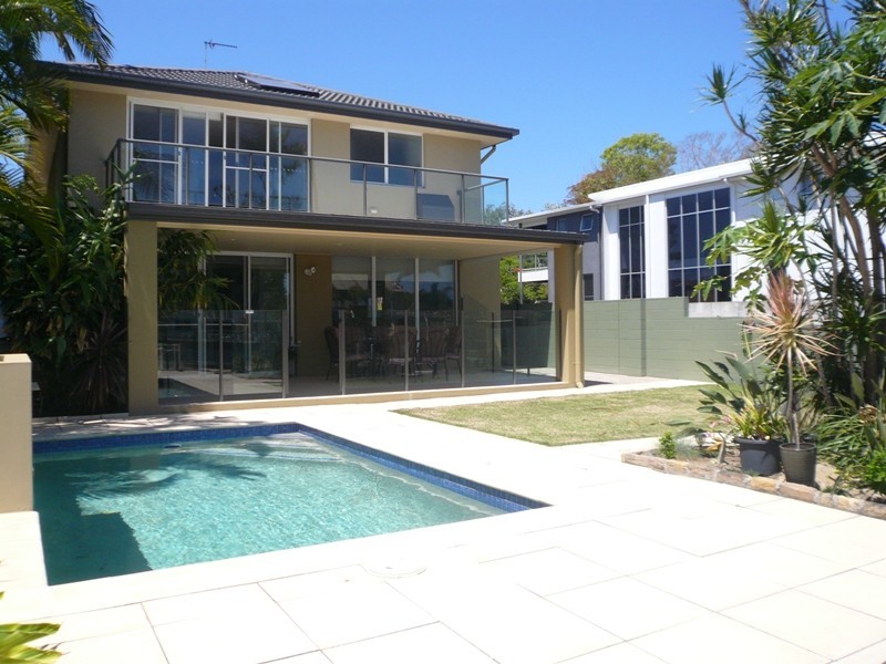7a Vespa Cr, Surfers Paradise QLD 4217