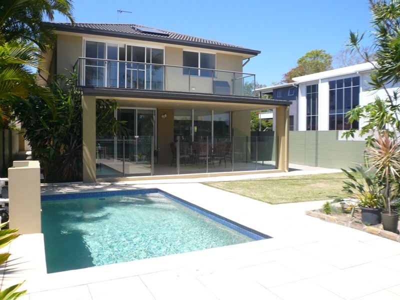 7a Vespa Cr, Surfers Paradise QLD 4217