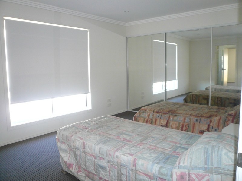 7a Vespa Cr, Surfers Paradise QLD 4217