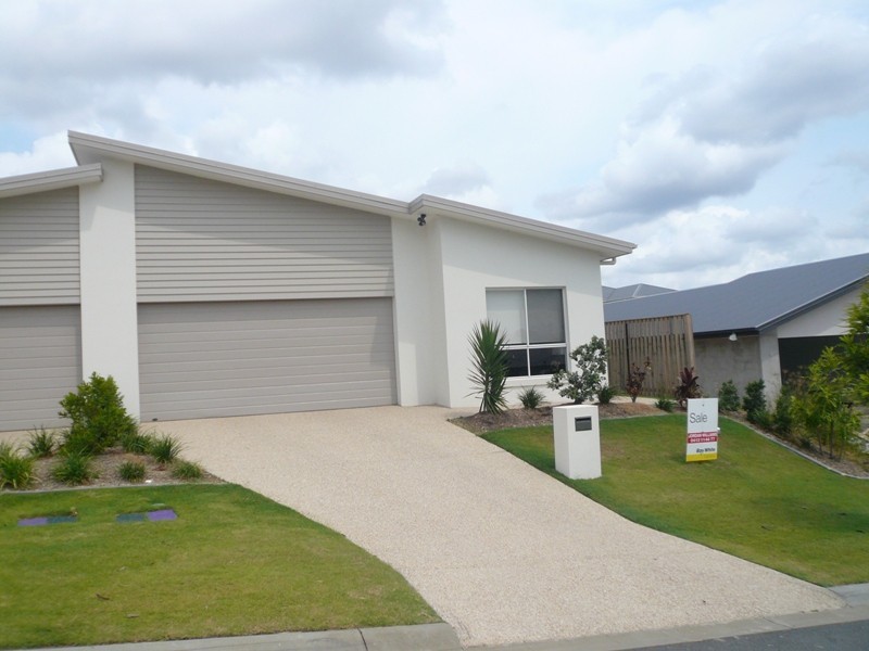 2/11 Hackney Crt, Upper Coomera QLD 4209