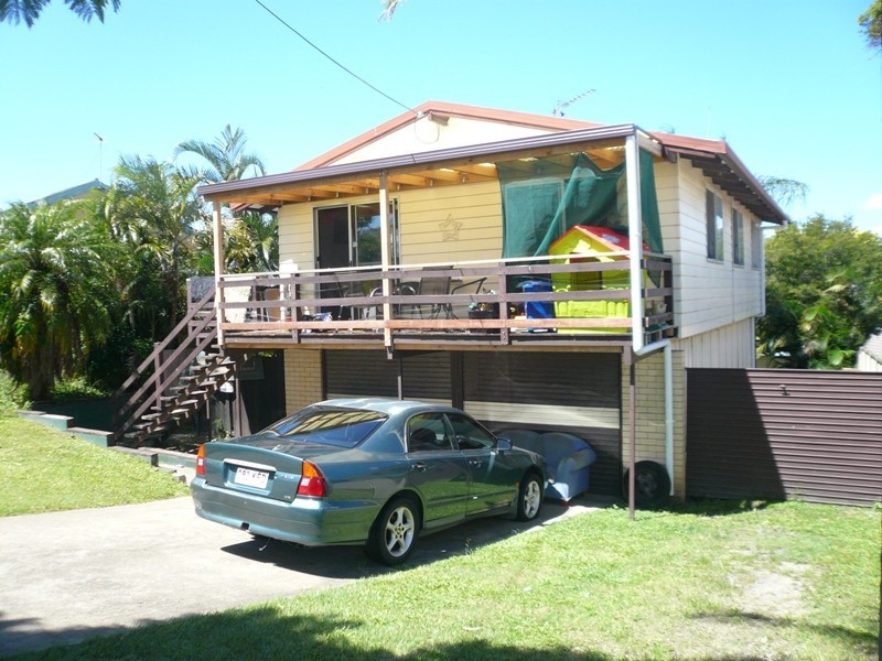 354 Government Rd, Labrador QLD 4215