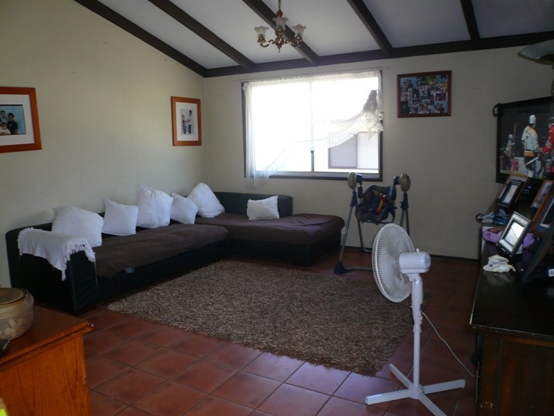 354 Government Rd, Labrador QLD 4215