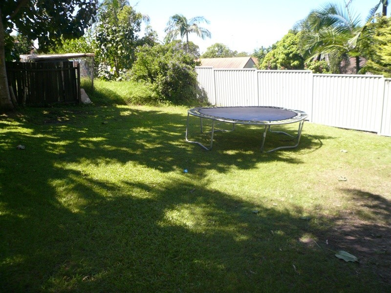 354 Government Rd, Labrador QLD 4215