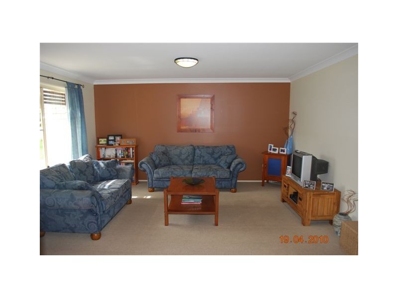 10 Valmadre Crt, Petrie QLD 4502