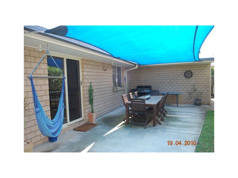 10 Valmadre Crt, Petrie QLD 4502