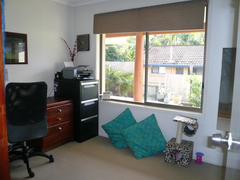 6 Wilga Grove, Ashmore QLD 4214