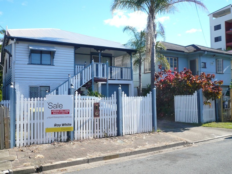 6 Little Norman St, Southport QLD 4215