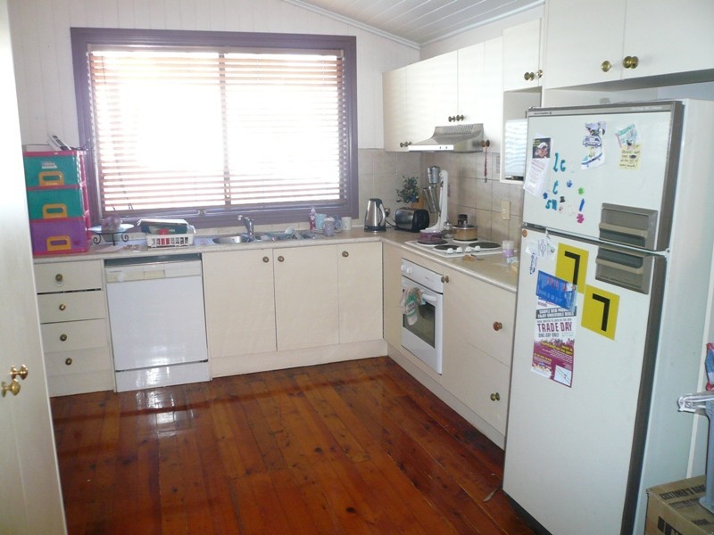 6 Little Norman St, Southport QLD 4215