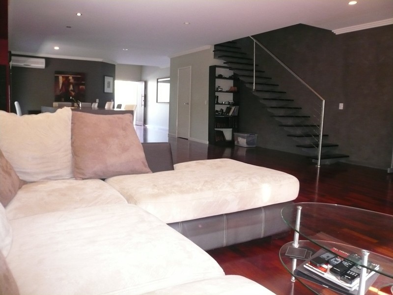 1/131 Falconer St, Southport QLD 4215