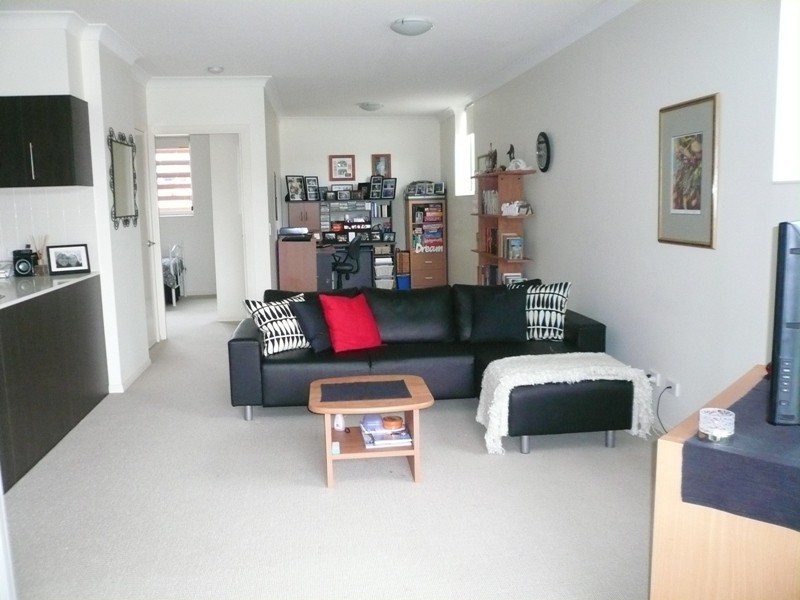 10/5  Carey Lane, Southport QLD 4215