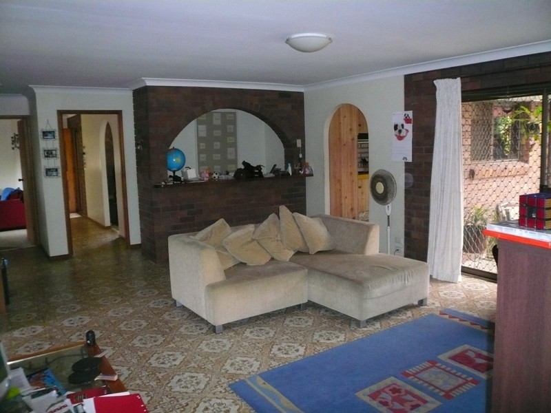 9 Daru Ave, Runaway Bay QLD 4216