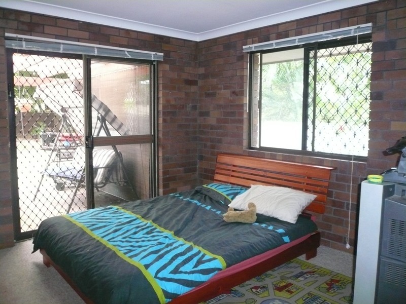 9 Daru Ave, Runaway Bay QLD 4216