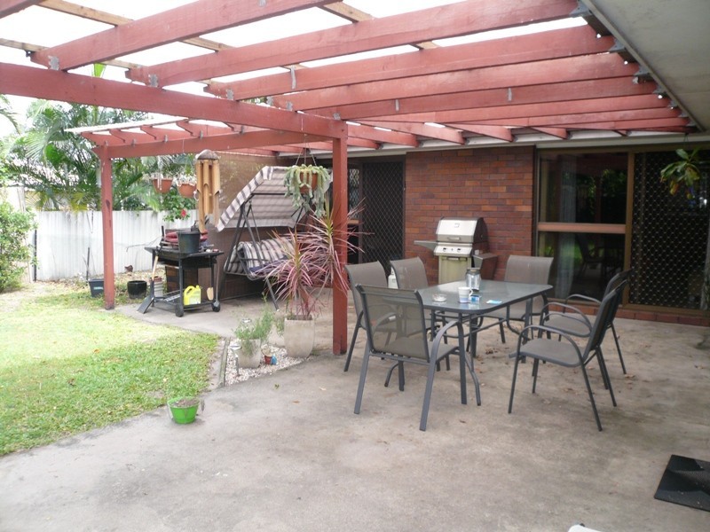 9 Daru Ave, Runaway Bay QLD 4216