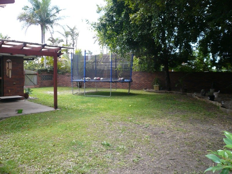 9 Daru Ave, Runaway Bay QLD 4216