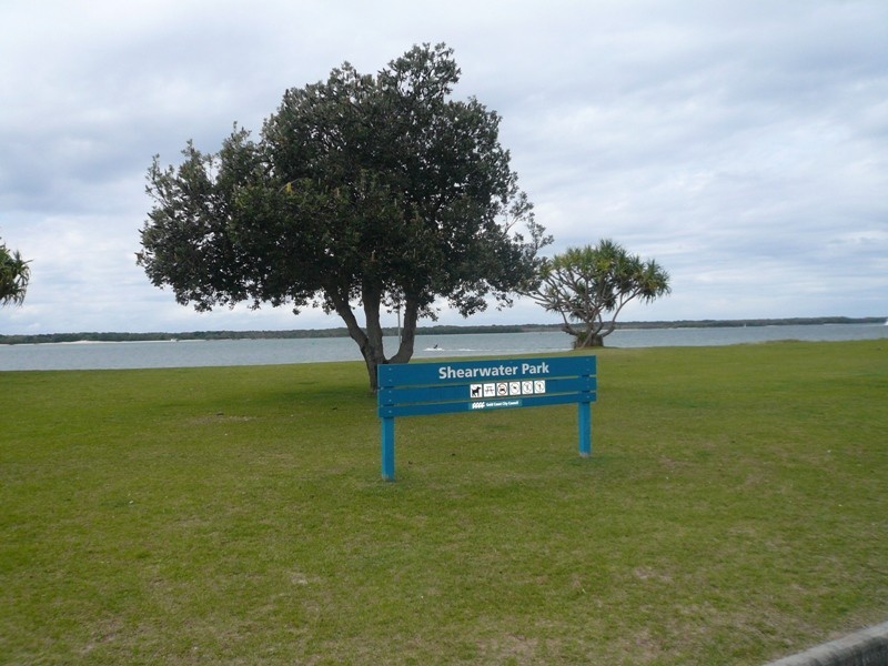 9 Daru Ave, Runaway Bay QLD 4216