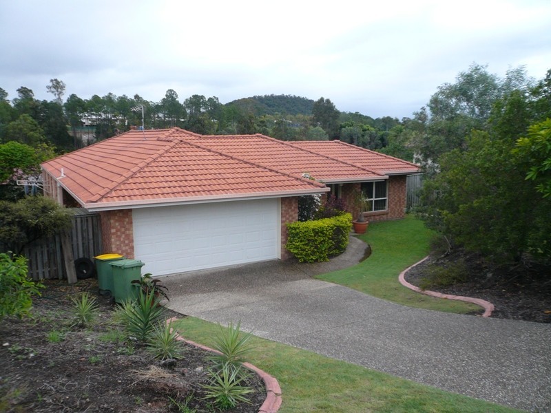 4 Laysan Cr, Oxenford QLD 4210