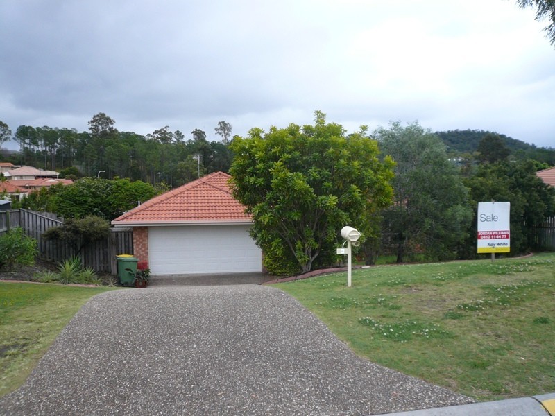 4 Laysan Cr, Oxenford QLD 4210