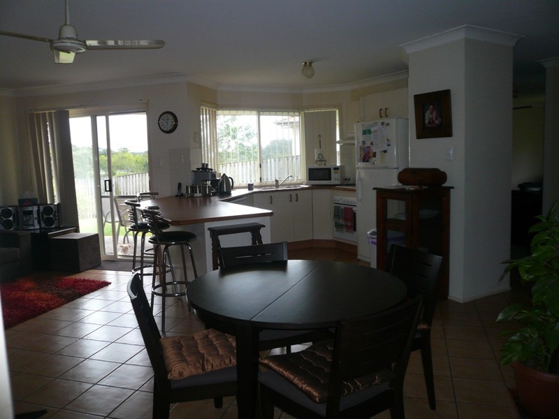 4 Laysan Cr, Oxenford QLD 4210