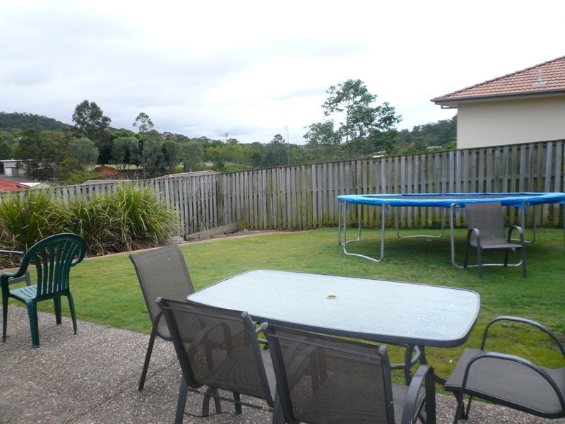 4 Laysan Cr, Oxenford QLD 4210