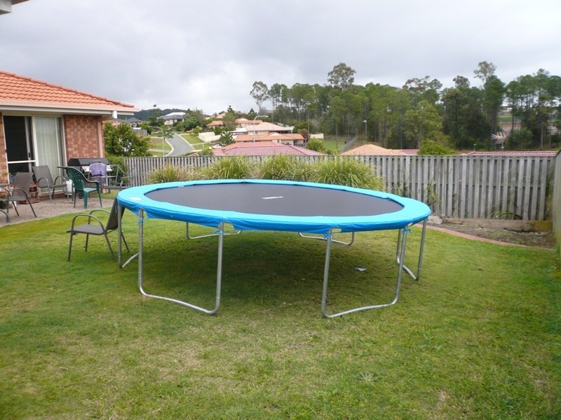 4 Laysan Cr, Oxenford QLD 4210