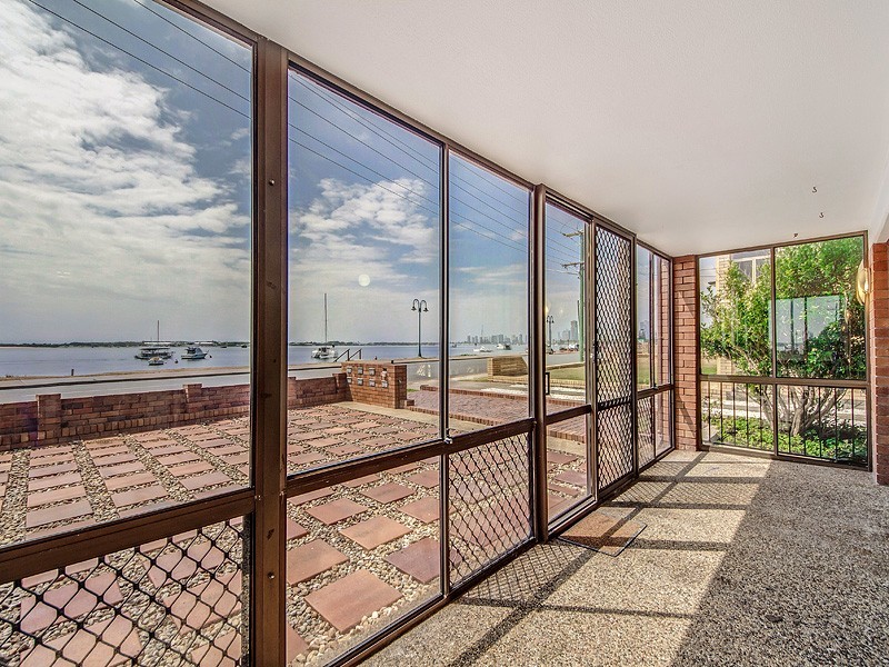 1/268 Marine Parade, Labrador QLD 4215