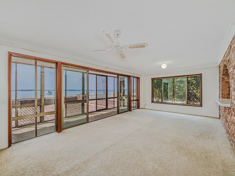 1/268 Marine Parade, Labrador QLD 4215