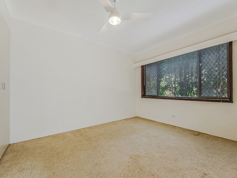 1/268 Marine Parade, Labrador QLD 4215