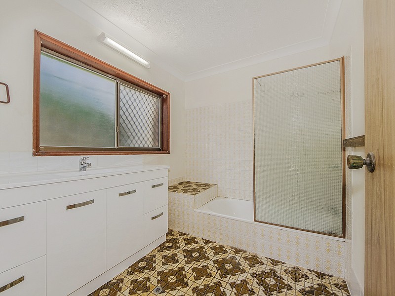 1/268 Marine Parade, Labrador QLD 4215
