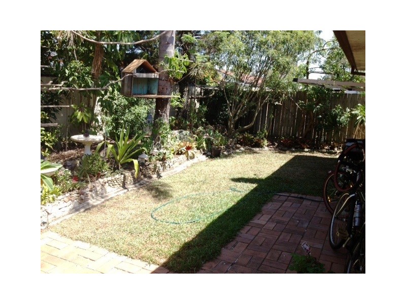 1/5 Kangaroo Avenue, Coombabah QLD 4216