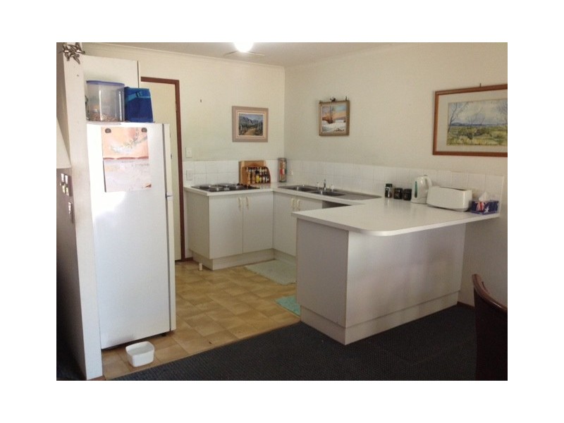 1/5 Kangaroo Avenue, Coombabah QLD 4216