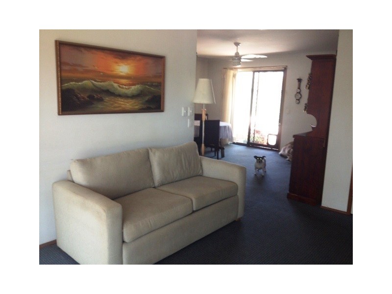 1/5 Kangaroo Avenue, Coombabah QLD 4216