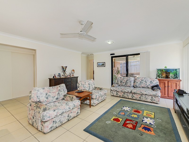 1-2/6 Crestwood Court, Kurwongbah QLD 4503