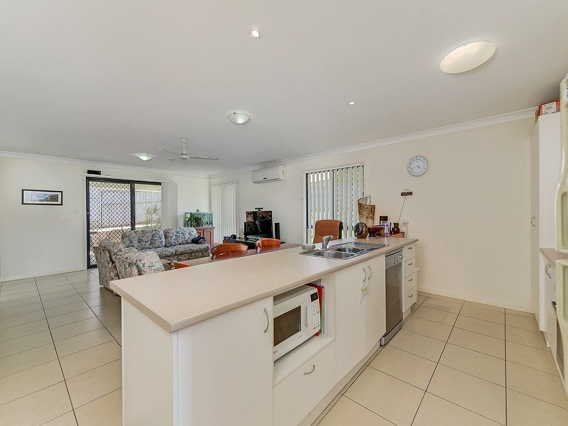 1-2/6 Crestwood Court, Kurwongbah QLD 4503