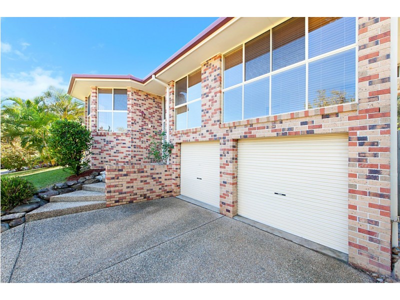 11 White Cap Close, Pacific Pines QLD 4211